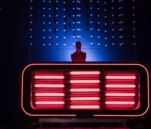 Equalizer DJ Table