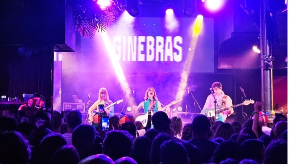 Shotbase im Konzert im Ginebras Sala Berlin Social Club