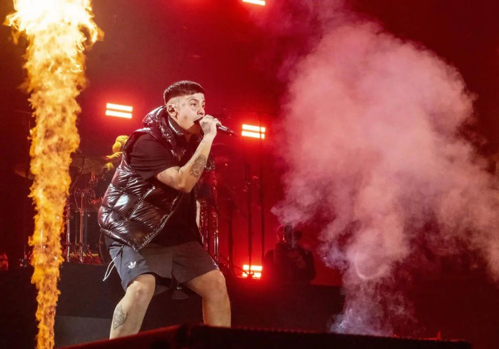 Spezialeffekte beim Konzert von Duki im Santiago Bernabéu