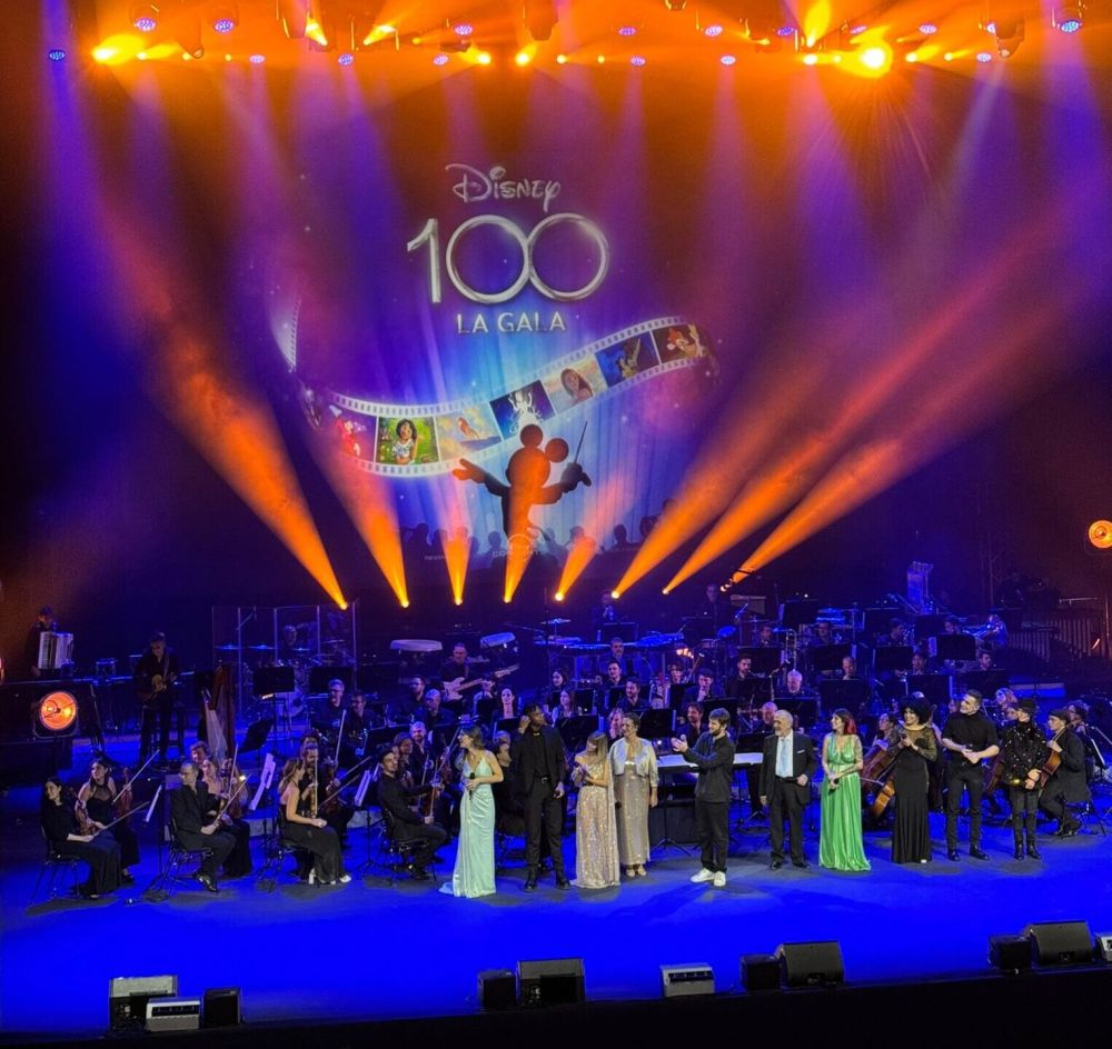 Pixmob and special effects at Disney's 100th Anniversary Gala