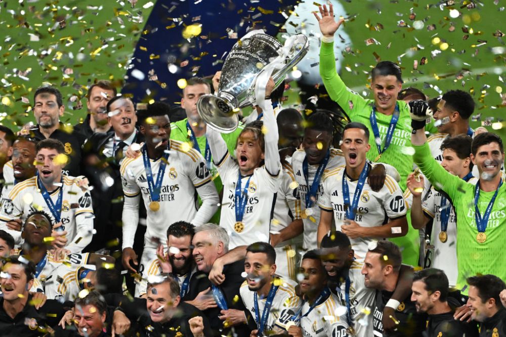 Real Madrid celebrates the Champions League at Santiago Bernabéu