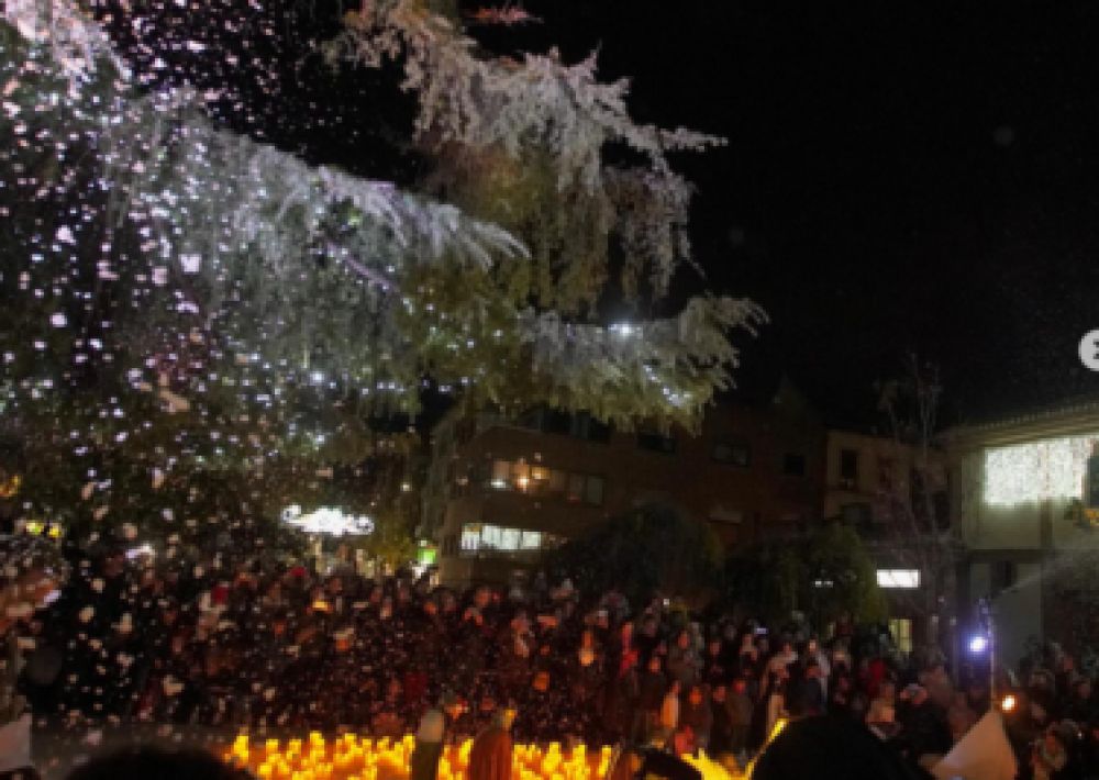 Snow at the opening of Christmas in las rozas